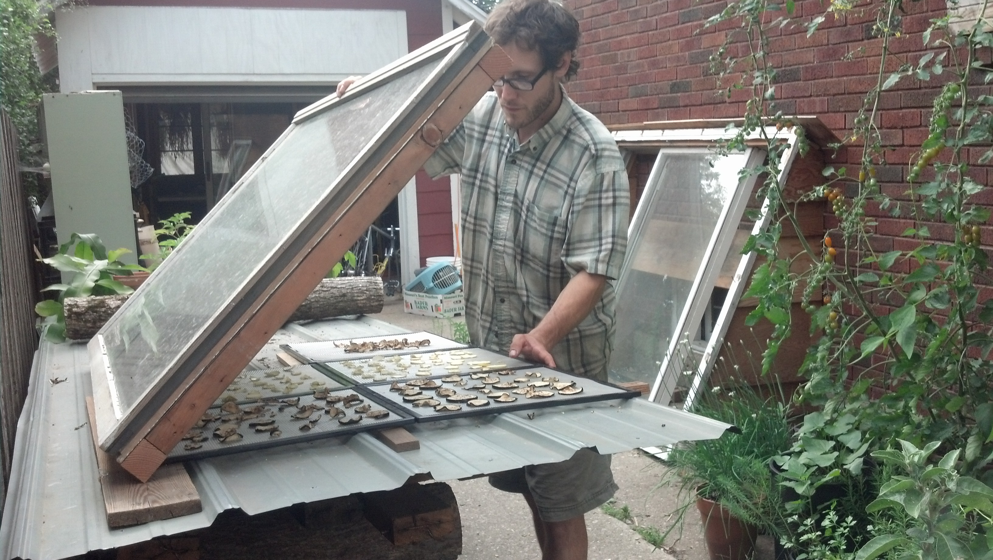 Garden party, solar food dehydrator demonstration, music and more in Iowa City Homegrown Iowan